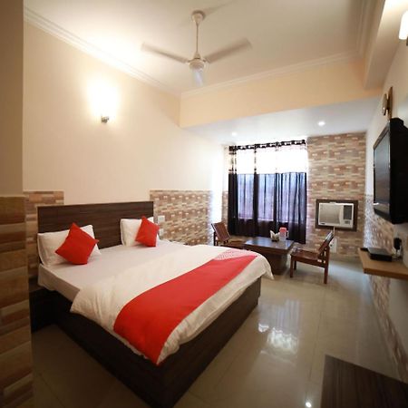 Oyo 15561 Corporate Villa Джамму Екстер'єр фото